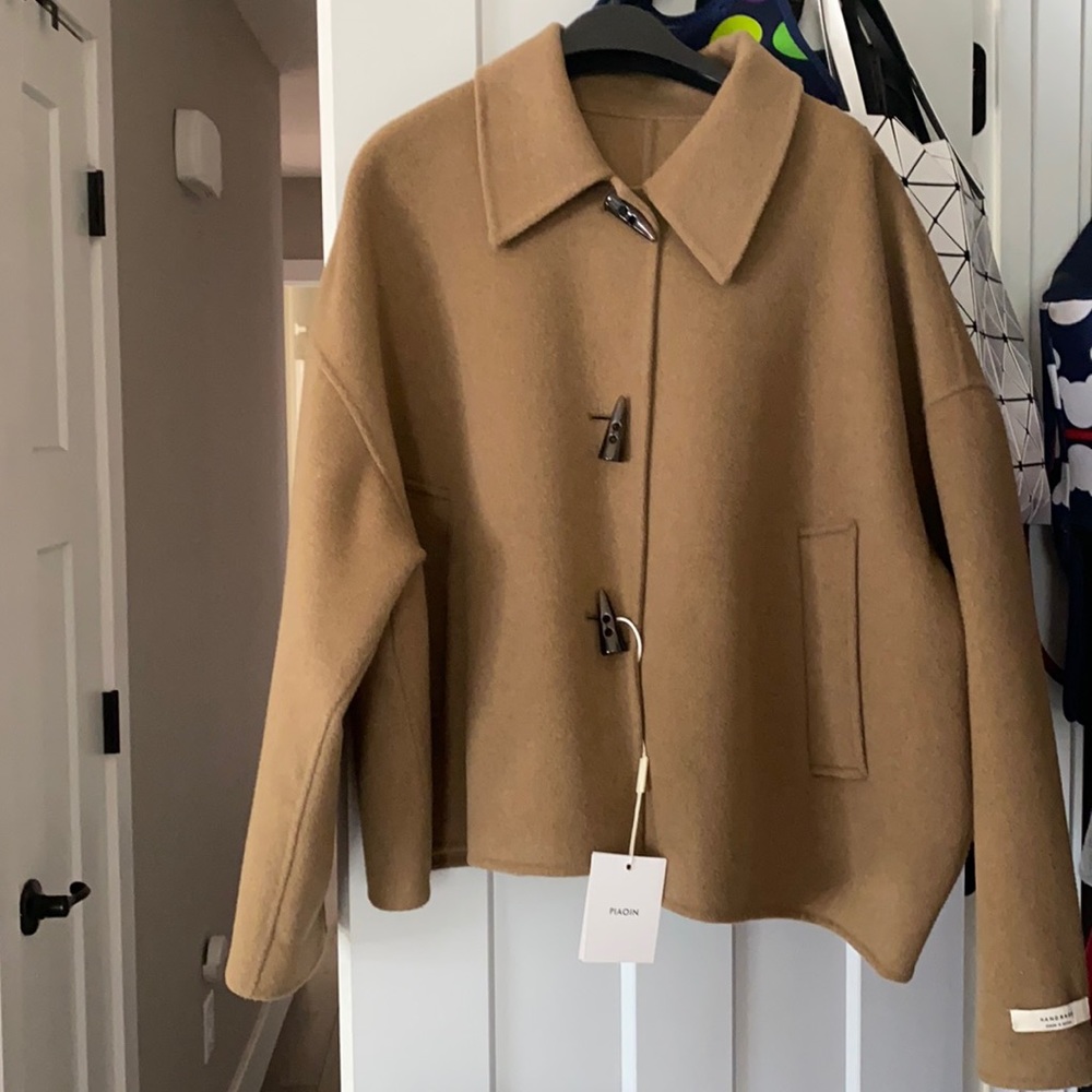 Short wool coat